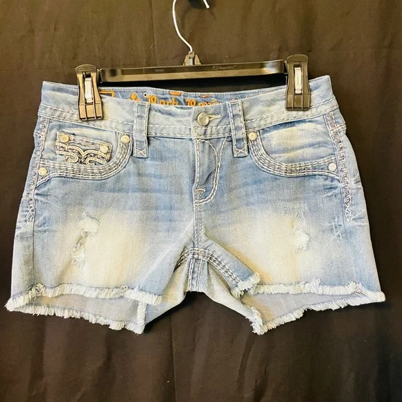 Rock Revival Jelina denim shorts. - Picture 1 of 8